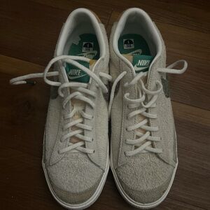 Nike Men’s White & Tan Suede Low-Top Sneakers with Green Tongue Accents